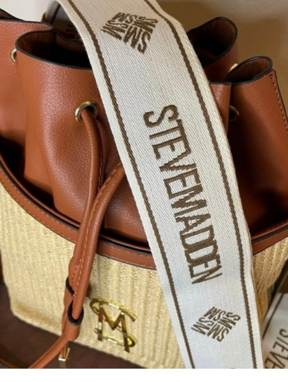 Steve Madden Tan & Cream Raffia Crossbody Bucket Bag with Logo Strap - Picture 3 of 6